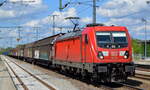 DB Cargo AG [D] mit  187 139  [NVR-Nummer: 91 80 6187 139-1 D-DB] und gemischtem Güterzug am 19.05.21 Durchfahrt Bf.