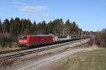 185 063 mit einem gemischten Güterzug aus Freilassing kommend am 14.
