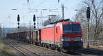 DB Cargo AG [D] mit  193 378  [NVR-Nummer: 91 80 6193 378-7 D-DB] und gemischtem Güterzug am 10.03.22 Durchfahrt Bf.