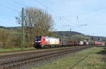 MEG 159 226 mit einem Güterzug Richtung Bebra, am 11.04.2022 in Oberhaun.