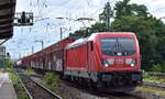 DB Cargo AG, Mainz [D] mit ihrer  187 197  [NVR-Nummer: 91 80 6187 197-9 D-DB] und einem gemischten Güterzug am 19.07.23 Höhe Bahnhof Magdeburg-Neustadt.