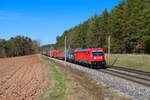 187 157 DB Cargo mit einem gemischten Güterzug bei Hagenbüchach Richtung Nürnberg, 30.03.2021