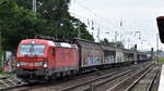 DB Cargo AG, Mainz [D] mit ihrer  193 563  [NVR-Nummer: 91 80 6193 563-4 D-DB] und einem gemischten Güterzug Richtung Frankfurt/Oder am 20.08.23 Berlin Hirschgarten.