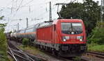 DB Cargo AG [D] mit ihrer  187 164  [NVR-Nummer: 91 80 6187 164-9 D-DB] und einem gemischten Güterzug am 30.08.23 Vorbeifahrt Bahnhof Magdeburg-Neustadt.
