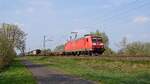DB Cargo 185 181-5 (91 80 6185 181-5 D-DB) mit gemischtem Güterzug in Richtung Osnabrück (bei Lembruch, 14.04.2025).