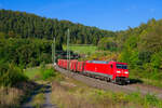 152 132 DB Cargo mit einem gemischten Güterzug bei Sterbfritz Richtung Gemünden, 22.09.2021