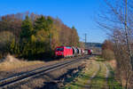 185 204 DB Cargo mit einem gemischten Güterzug bei Postbauer-Heng Richtung Nürnberg, 28.02.2022