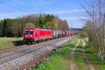 187 143 DB Cargo mit dem �bergabezug aus Plattling nach N�rnberg bei Postbauer-Heng, 14.04.2022