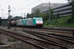 Zwei Cobra 2814 und 2828 kommen mit einem gemischten Gterzug aus Kln-Gremberg nach Antwerpen-Noord und fahren in Aachen-West ein bei Wolken.
3.8.2011