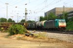 Die Cobra 2821 kommt aus Richtung Kln,Aachen-Hbf mit einem langen gemischten Gterzug aus Kln-Gremberg nach Antwerpen-Noord(B) und fhrt in Aachen-West ein am einem schnem Sommerabend in der Abendsonne am 17.7.2013.