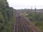 Der Gterbahnhof Karlsruhe am Samstag, den 2. August 2008. Eine grne Rangierlok verlsst den Rangierbahnhof in Richtung Karlsruhe-Durlach.