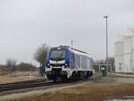 InfraLeuna 566 verlässt am 04.03.2022 im ferngesteuerten Dieselmodus das Tanklager in Emleben, nachdem dort einige Kesselwagen zum entladen hinterstellt hat.