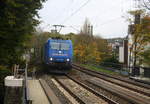 185 510-5 von Railtraxx  kommt aus Richtung Aachen-West mit einem  Güterzug aus Antwerpen-Waaslandhaven(B) nach Linz-Voestalpine(A) und fährt durch Aachen-Schanz in Richtung