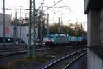 Die Cobra 2838  kommt aus Richtung Montzen/Belgien mit einem Güterzug aus Antwerpen-Noord(B) nach  Köln-Gremberg(D) und fährt in Aachen-West ein.