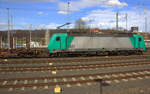 Die Cobra 2827 steht in Aachen-West mit einem Güterzug aus Antwerpen-Noord(B) nach Köln-Gremberg(D) und wartet auf die Abfahrt nach Köln.