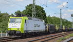 Captrain Deutschland GmbH mit  185 550-1  [NVR-Number: 91 80 6185 550-1 D-CTD] und einem Ganzzug Drehgestellflachwagen in eigener Sache angemietet mit diversen Stahlrohren am 03.06.19 Magdeburg