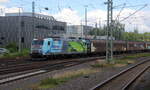 Ein Nachschuss von der 185 152-6 K+S  fährt als Schubhilfe sie schiebt einen Güterzug aus  Köln-Gremberg(D) nach Antwerpen-Noord(B),aufgenommen bei der Ausfahrt aus Aachen-West in