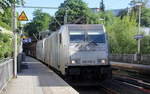 186 455-2 und 186 447-9 beide von Lineas/Railpool kommen aus Richtung Köln,Aachen-Hbf mit einem langen Papierzug aus Köln-Gremberg nach Zeebrugge(B) und fahren durch Aachen-Schanz in