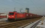 185 402-5 (Green Cargo) zieht am 08.02.2012 den Opelzug durch Kaiserslautern