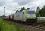 186 150 von Captrain ist mit einem Getreidezug am 19.07.2012 in Leipzig Thekla