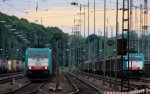 Die Cobra 2825 fhrt mit einem Kurzen Schrottzug von Aachen-West nach Belgien bei der Ausfahrt aus Aachen-West und fhrt in Richtung Montzen/Belgien und im Hintergrund steht die Cobra 2827 mit einem