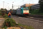 Die Cobra 2807 kommt aus Richtung Montzen/Belgien mit einem Kurzen Coilzug aus Kinkempois(B) nach Novo-Mesto(SLO) und fhrt in Aachen-West ein am einem schnem Sommerabend in der Abendstimmung am 23.8.2013.