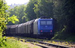 Ein Nachschuss von der 185 515-4 von Railtraxx fährt als Schubhilfe sie schiebt einem schweren Coilzug aus Linz Voestalpine(A) nach Antwerpen Waaslandhaven(B) bis zum Gemmenicher-Tunnel.