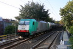 Die Cobra 2828 kommt durch Aachen-Schanz mit einem Güterzug aus Antwerpen-Noord(B) nach Köln-Gremberg(D) und kommt aus Richtung Aachen-West und fährt in Richtung