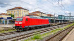 91 80 6145 050 der RBH mit leeren Containertragwagen am 17.08.2024 in Regensburg Hbf.