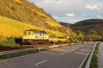 V300.18 (SGL) mit zwei Wagen in Boppard, 24. Oktober 2025