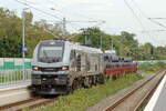 ELP 2019 304-5 in Diensten von RFO kommt mit einem kurzen G�terzug durch Herten-Westerholt gefahren 26.9.2026