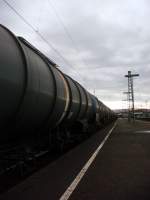 Kerosin soweit das Auge reicht an diesem Gterzug in Weil am Rhein am 17.01.2008