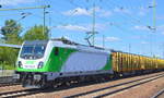 Erst seit Mai 2018 für SETG - Salzburger EisenbahnTransportLogistik GmbH tätig, die Rpool   187 316-5  [NVR-Number: 91 80 6187 316-5 D-Rpool] mit einem Stammholz-Transportzug am 15.07.18 Bf.