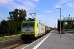 185 542-8 Captrain als Kesselzug durchfährt den Bahnhof Schkopau auf der Bahnstrecke Halle–Bebra (KBS 580) Richtung Halle (Saale). [8.8.2017 - 16:44 Uhr]