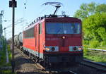Rpool 155 239-7 mit einem interessanten Kesselwagenzug (Lebensmitteltransport?) am 07.05.18 Berlin-Hohenschönhausen.