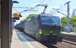WLC - Wiener Lokalbahnen Cargo GmbH mit der ELL Vectron 193 213  [NVR-Number: 91 80 6193 213-6 D-ELOC] und Kesselwagenzug (leer) Richtung Stendell am 08.08.18 Durchfahrt Bf.