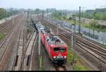 Kesselzug mit 143 310-1 (Lok 607) und 143 ??? der Mitteldeutschen Eisenbahn GmbH (MEG) passiert den Abzweig Thüringen (At) in südlicher Richtung.