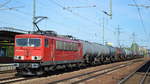 DB Cargo mit Rpool 155 099-5 (9180 6 155 099-5 D-Rpool) und Kesselwagenzug am 17.09.18 Bf. Flughafen Berlin-Schönefeld.