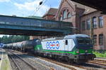 Möglicherweise ecco-rail GmbH mit der ELL Vectron  193 225  [NVR-Nummer: 91 80 6193 225-0 D-ELOC] mit Kesselwagenzug Richtung Hamburger Hafen am 18.06.19 Bf.
