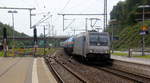 185 677-2 von Railtraxx kommt mit einem Kesselzug aus Antwerpen-Waaslandhaven(B) nach Linz-Voestalpine(A)  und kommt aus Richtung
