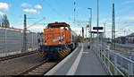 Smartphone-Aufnahme eines Kesselzugs mit 275 837-3 (Lok 6 | MaK G 1206) der northrail GmbH, vermietet an die Bocholter Eisenbahngesellschaft mbH, der den Interimsbahnsteig Halle(Saale)Hbf Gl.