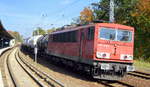DB Cargo AG mit der Railpool  155 206-6 [NVR-Nummer: 91 80 6155 206-6 D-Rpool] und gemischtem Kesselwagenzug aus Stendell am 15.10.19 Berlin Buch.