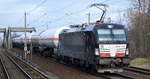 Rail Cargo Carrier mit der MRCE Vectron  X4 E - 855  [NVR-Nummer: 91 80 6193 855-4 D-DISPO],  mit Ganzzug Druckgaskesselwagen (Propen) am 27.01.21 Berlin Pankow Richtung Bernauer Str.