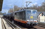 Hector Rail mit  162.004  Name:  Fitzcarraldo  (NVR-Nummer: 91 80 6 151 057-7 D-HCTOR) mit Kesselwagenzug (Benzin) am 18.03.21 Berlin Buch.