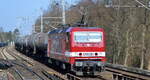 DeltaRail GmbH mit der Mietlok  143 250-9  (NVR:  91 80 6 143 250-9 D-DB ) und Kesselwagenzug am 16.03.22 Berlin Buch.