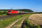 1116 172 ÖBB mit einem Kesselwagenzug bei Wettelsheim Richtung Ansbach, 05.08.2020