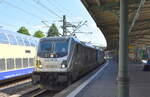 ecco-rail GmbH, Wien [A] mit den Railpool Loks   187 342-1  (NVR-Nummer: 91 80 6187 342-1 D-Rpool] und   187 345-4  [NVR-Nummer: 91 80 6187 345-4 D-Rpool] + Kesselwagenzug am Haken am 13.06.23 Durchfahrt Bahnhof Hamburg-Harburg.