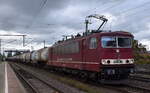 Cargo Logistik Rail-Service GmbH, Barleben (CLR) mit ihrer  155 016-9  (NVR:  91 80 6155 016-9 D-CLR ) und einem Kesselwagenzug am 07.11.23 Höhe Bahnhof Niederndodeleben.