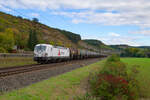 193 815 Railpool/Retrack VTG  Kätchen  mit einem Kesselzug bei Karlstadt Richtung Gemünden, 07.10.2021