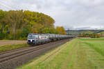 193 817 Railpool/Retrack VTG mit einem Kesselzug bei Retzbach-Zellingen Richtung Würzburg, 13.10.2021